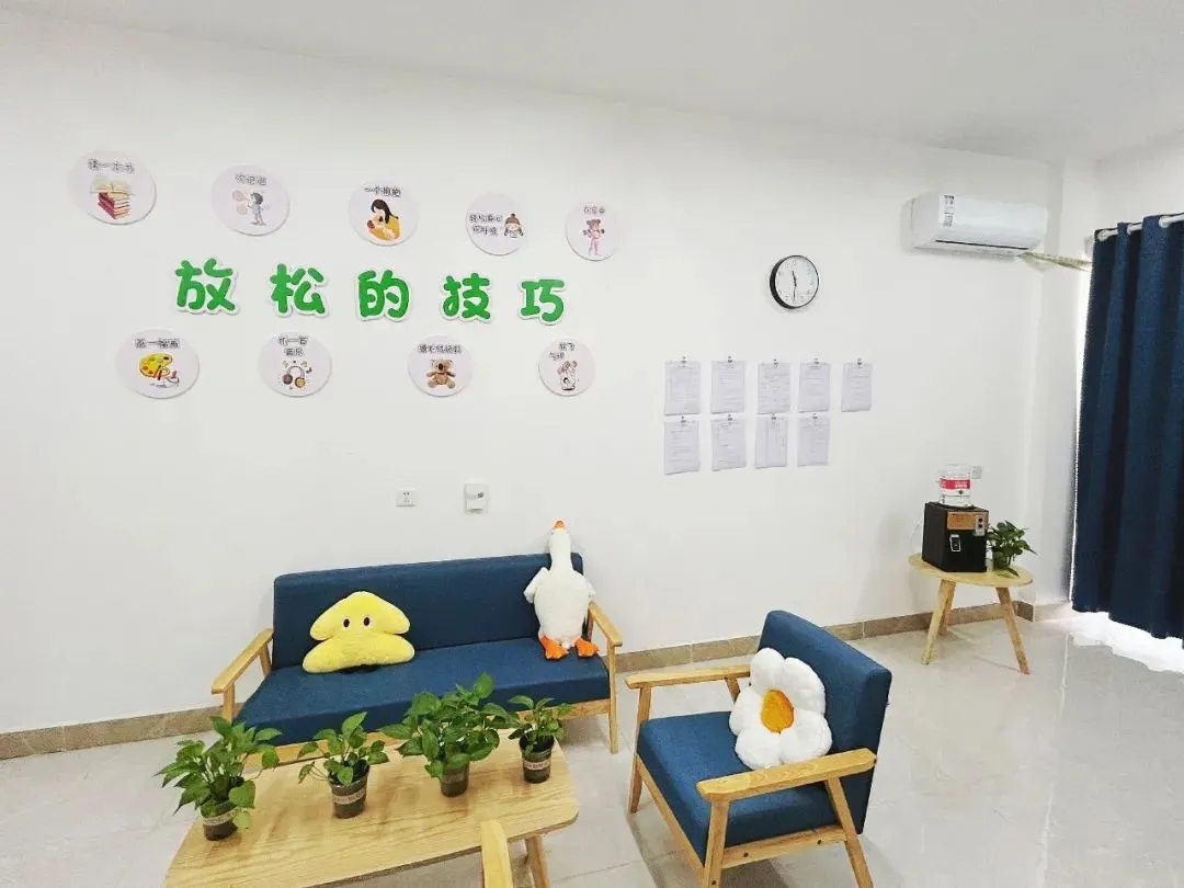 圖8.“一站式”學(xué)生社區(qū)內(nèi)談心談話室.jpg