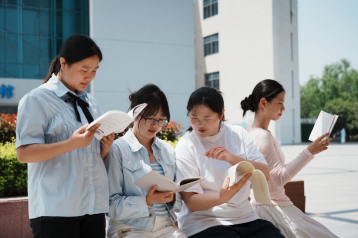 青葵向党活动照.jpg