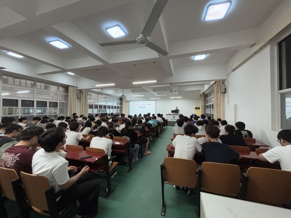 物理與力學學院2.jpg