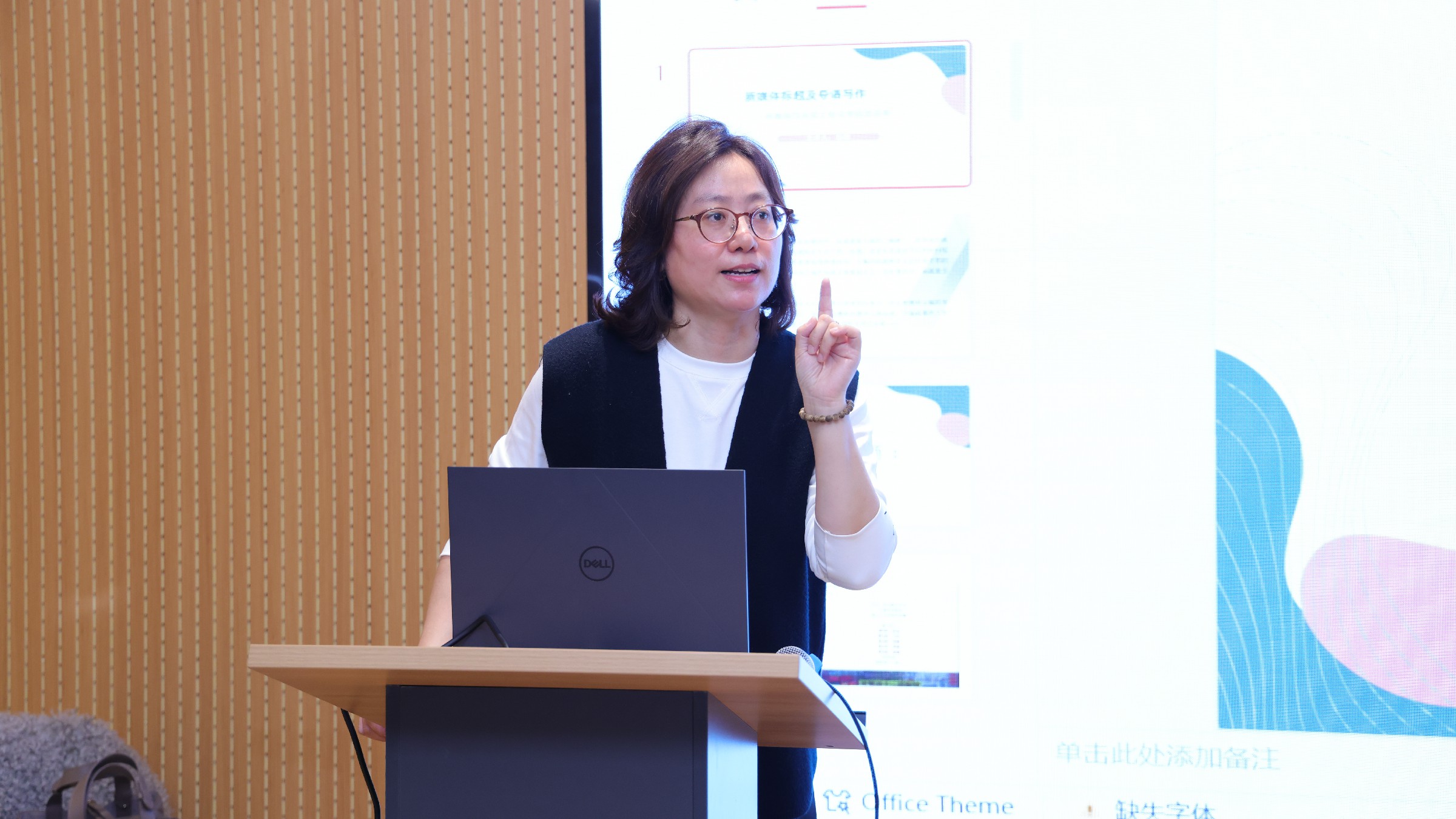 2024年3月 哈尔滨日报资深媒体人赵琳老师讲座来校开展新媒体专题~1.jpg