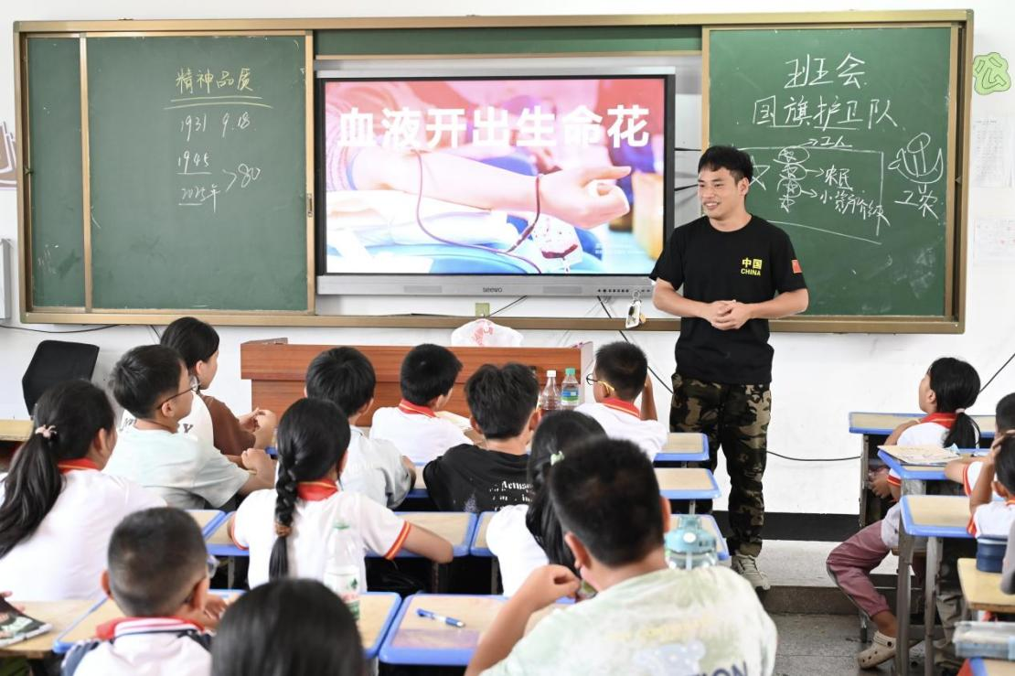 圖9.學(xué)院學(xué)子開展“益路同行”公益實踐.png