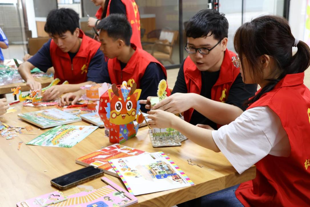 2.5党员党纪学习教育期间在红数林文化空间开展活动