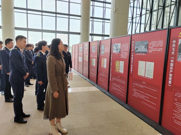 图2 参观学习现场1