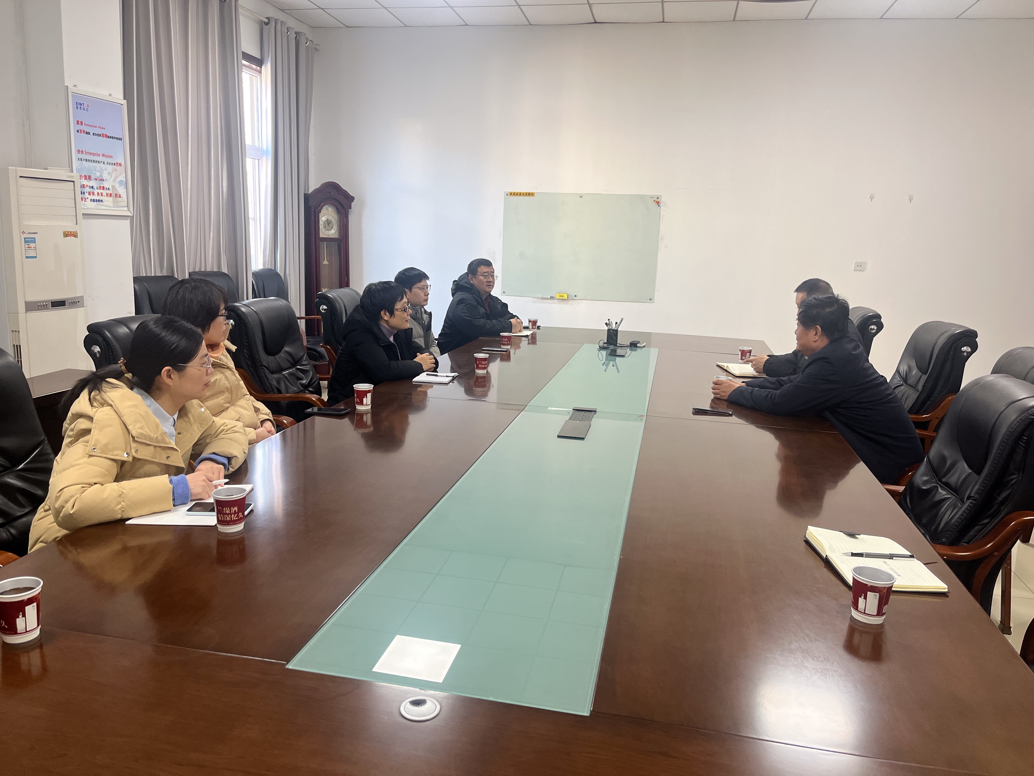 与河北鑫泰轴承锻造有限公司进行技术交流