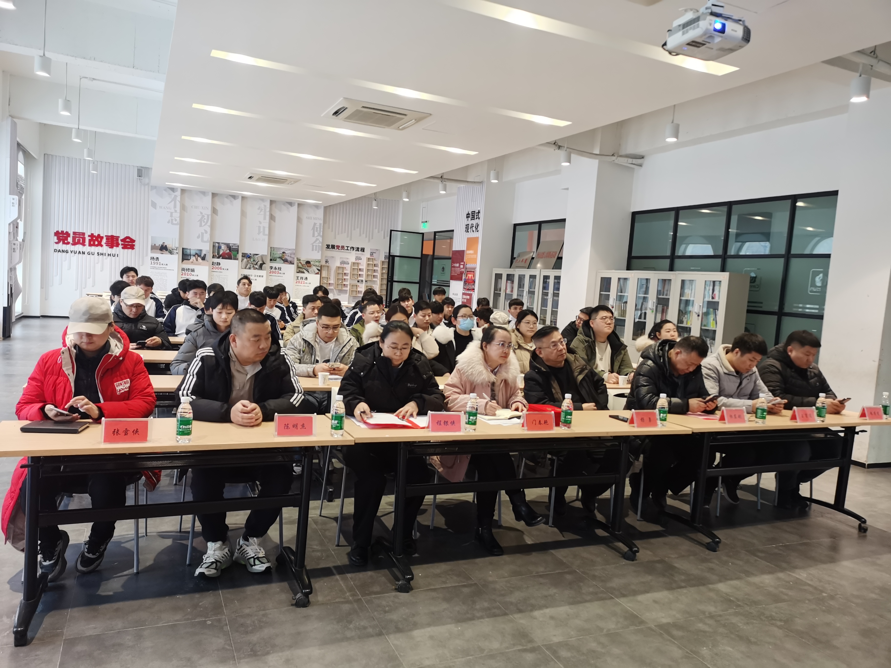 图为开班仪式活动现场