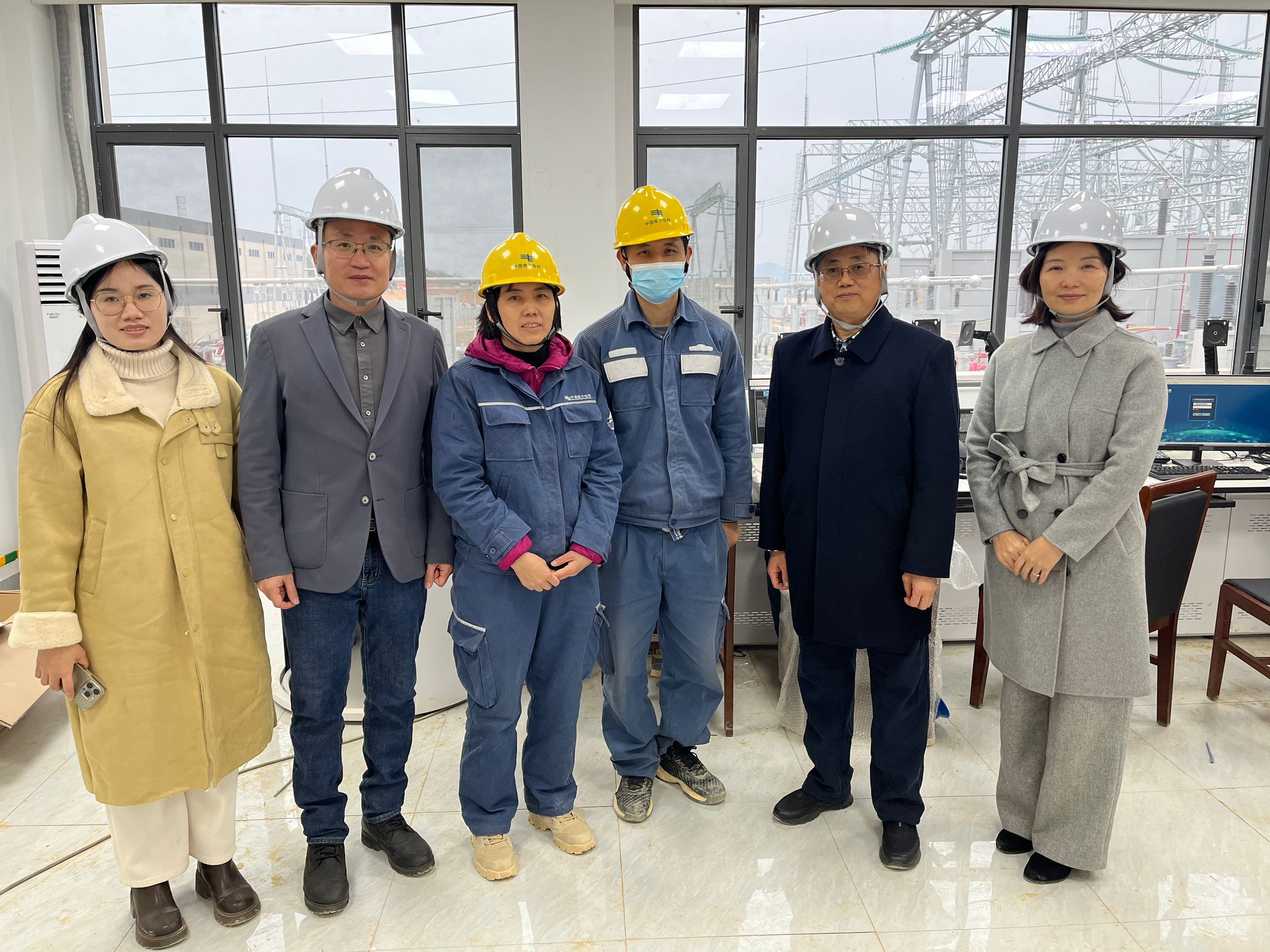 慰问我校派驻的技术服务团队