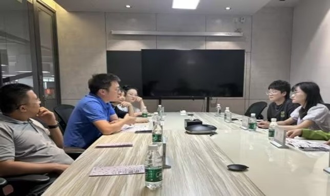 图4 与南京我乐家居股份有限公司交流