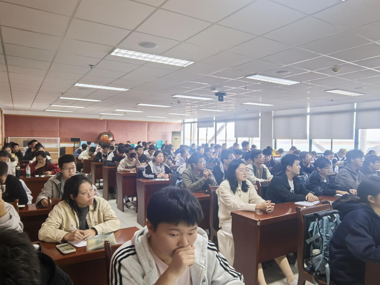 优秀校友李雪教授级高工做客大思政论坛讲述“一个石油地质专业毕业生的人生经历及感悟”