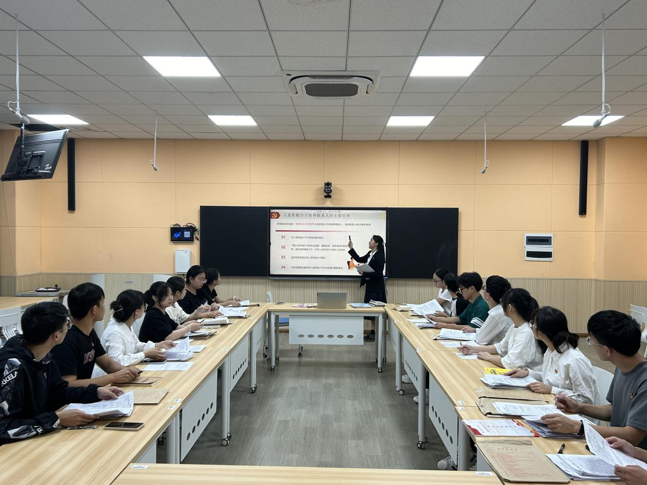 3.学生第一党支部召开党务骨干业务培训会之发展党员工作程序 3.学生第一党支部召开党务骨干业务培训会之发展党员工作程序