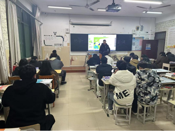 ‌党建引领启新程 青春聚力谱华章——机电工程学院开展“开学第一课”活动580