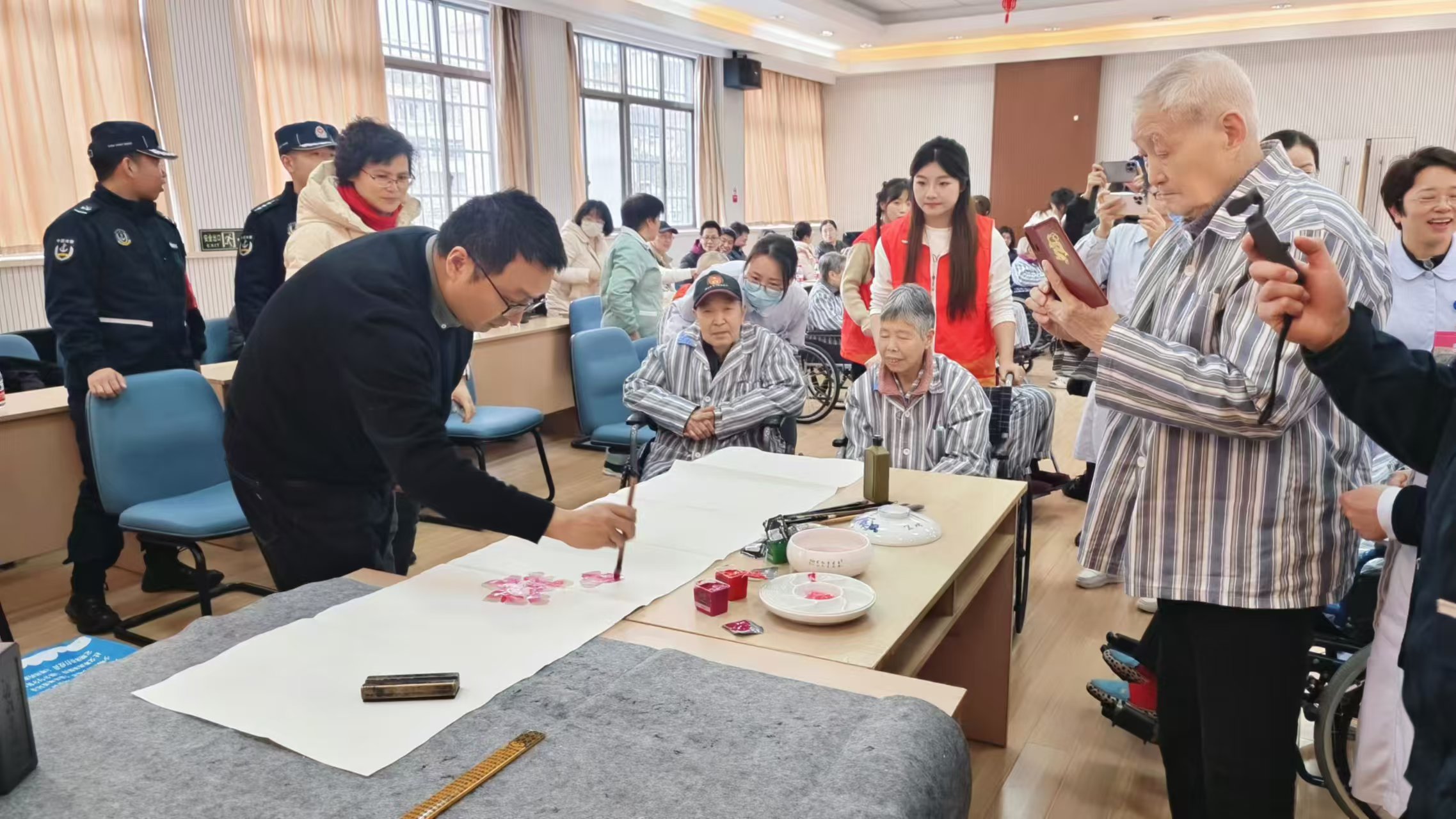 支部李平老师现场书画展示