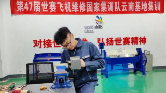 图6：唐凡在云南交通运输职业学院集训基地训练