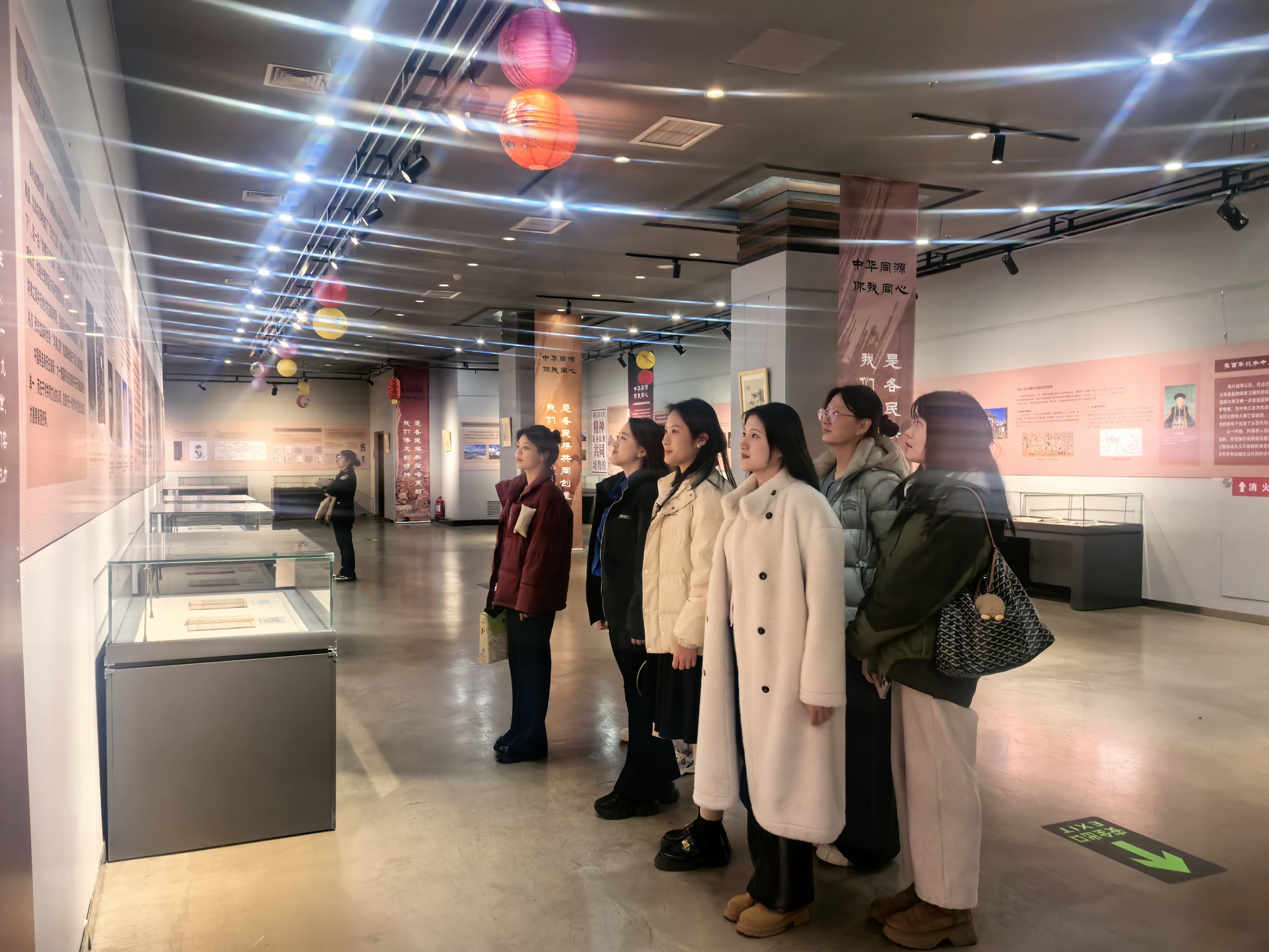 参观铸牢馆 参观铸牢馆