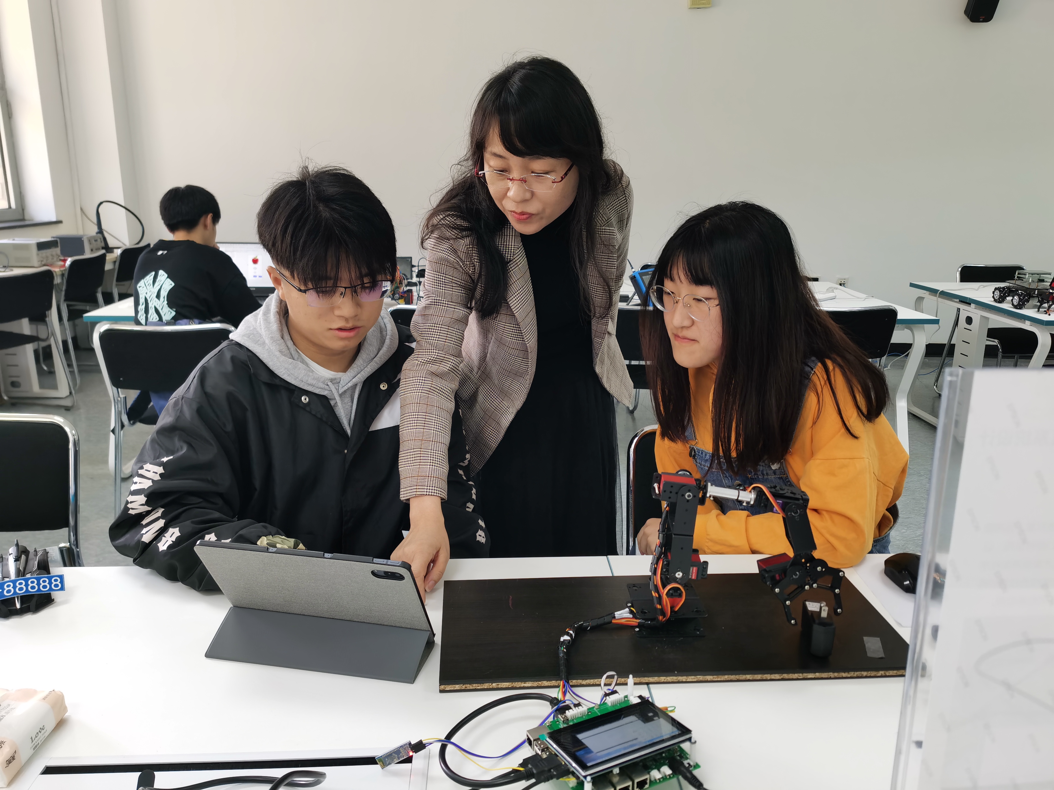 党建联建：双导师培养制助力学生成长成才