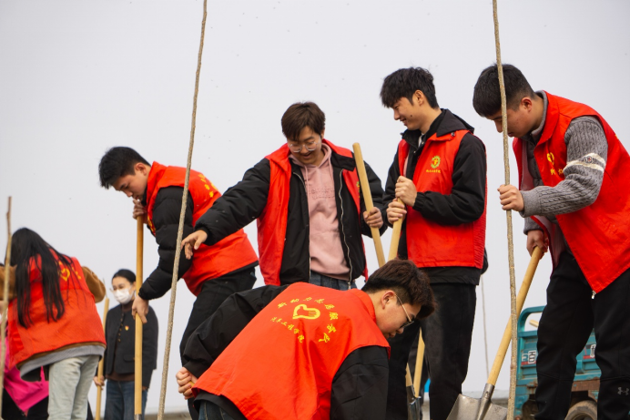 不负春光，为绿充“植”398