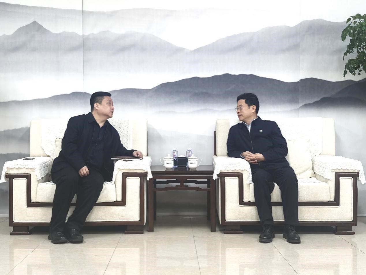 赵险峰与孟宪鹏会谈 赵险峰与孟宪鹏会谈