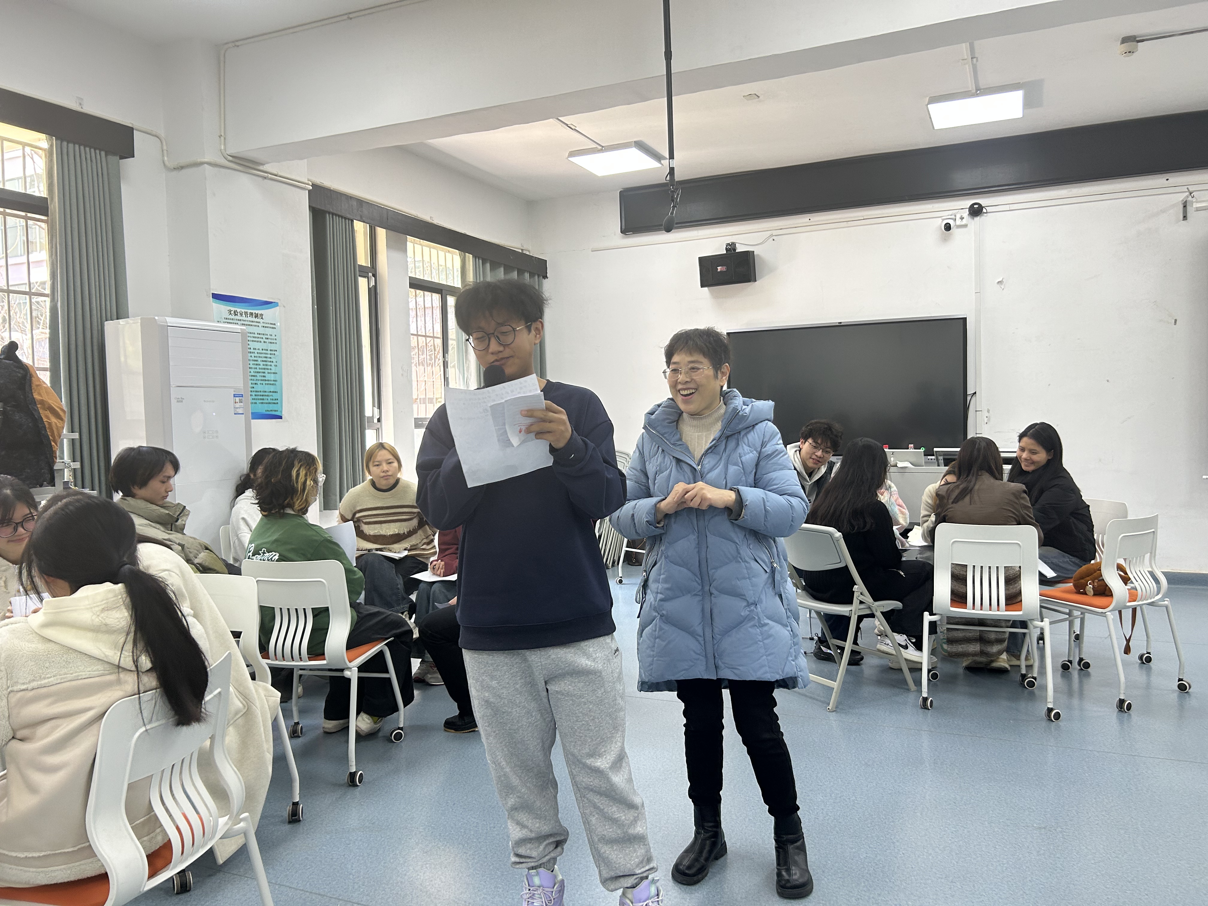 2.小组成员做精彩分享