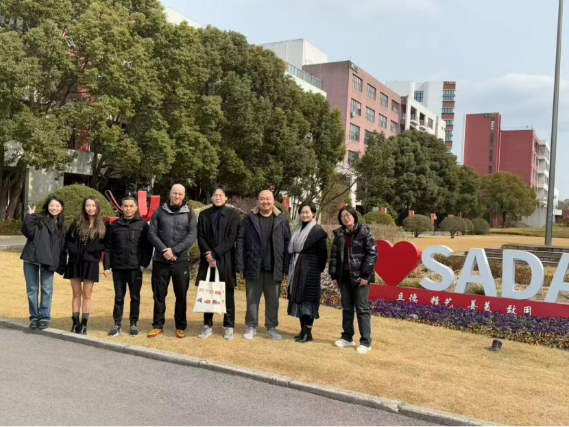 1d9e6442e9842c195294757ca254e43