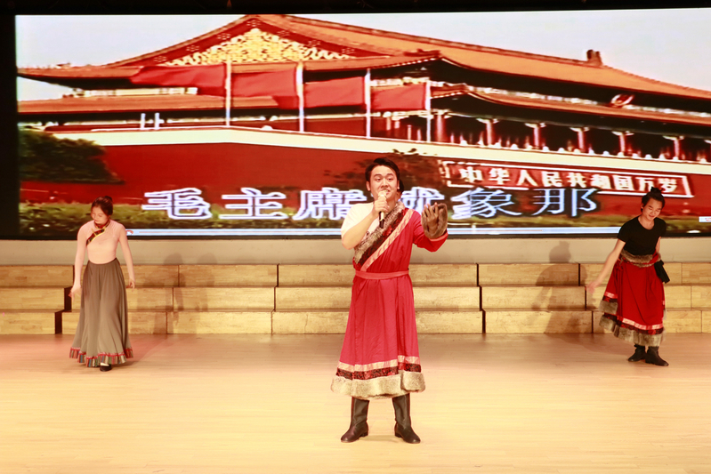2.姜茂 《北京的金山上》