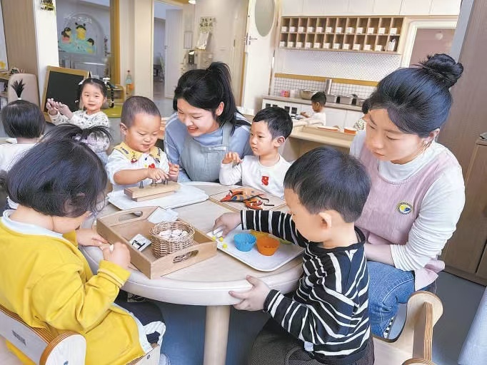 王明伟在北科婴幼学苑实习