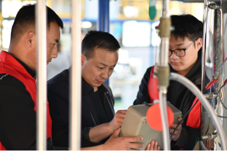 石化工程学院：师生助力“楚怡杯”赛点建设