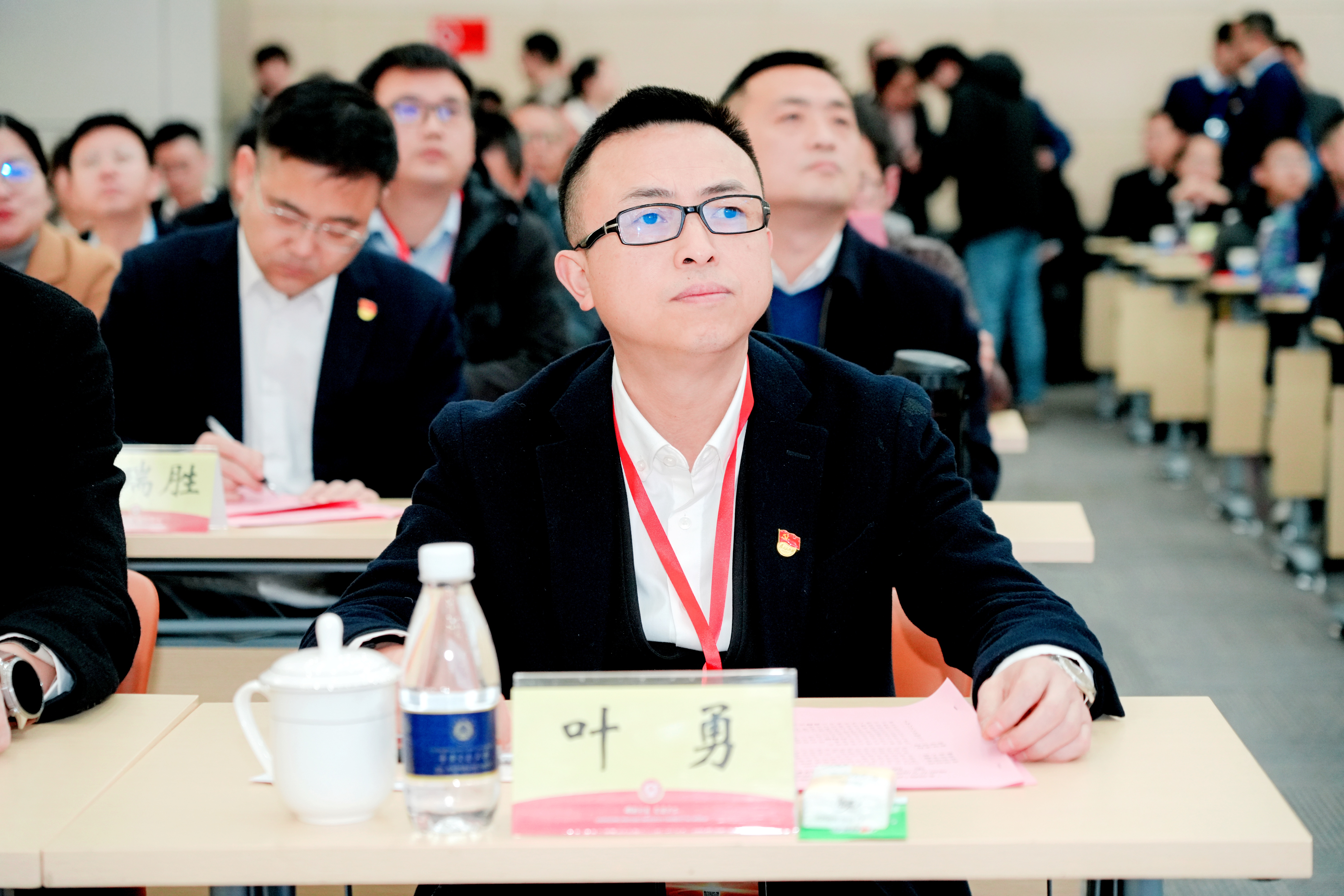重庆交通大学党委常委、学生工作部部长叶勇担任授牌嘉宾