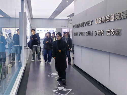 师生参观随州香菇博览馆1