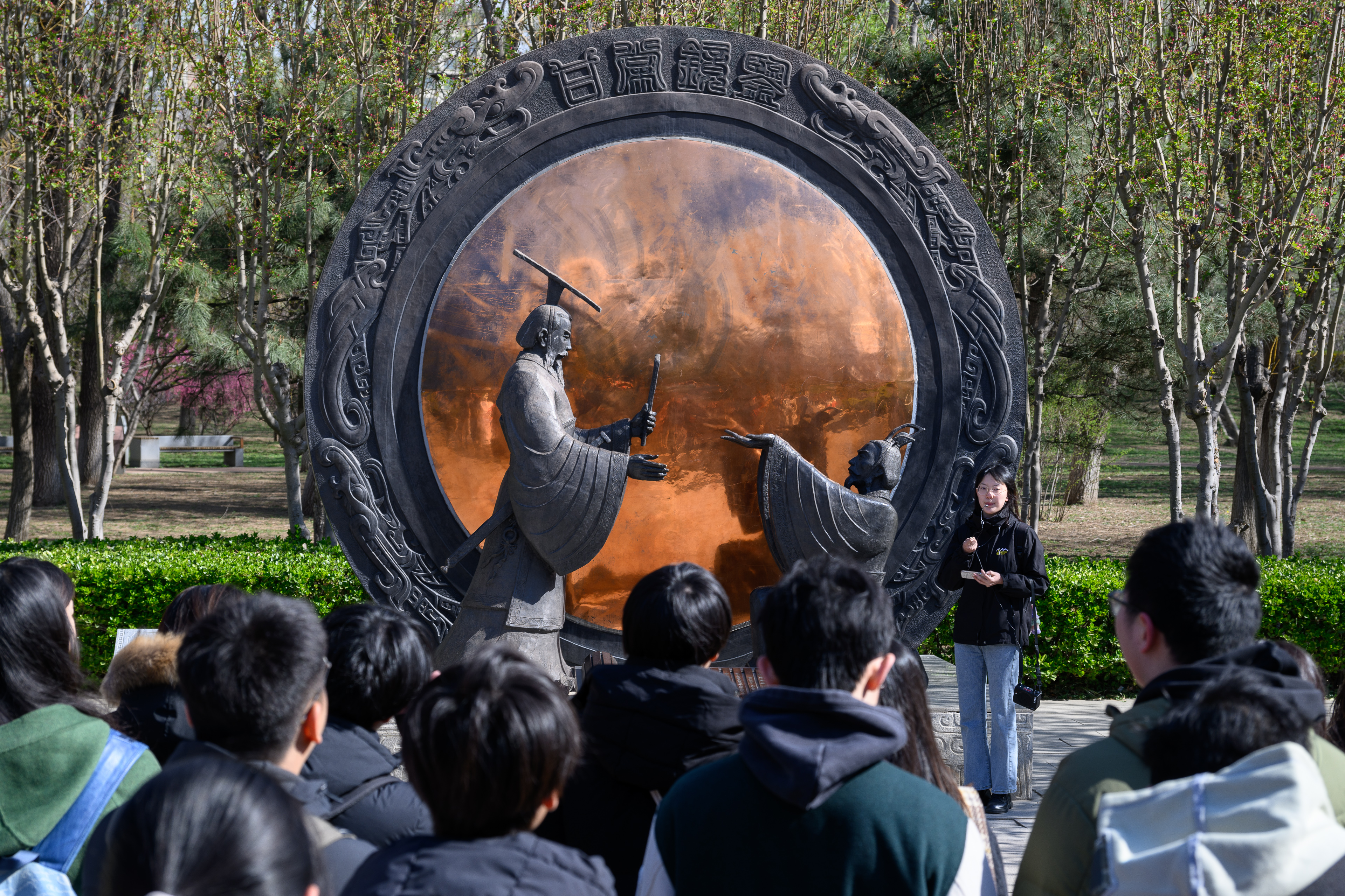 图4：穆桐同学开展微党课