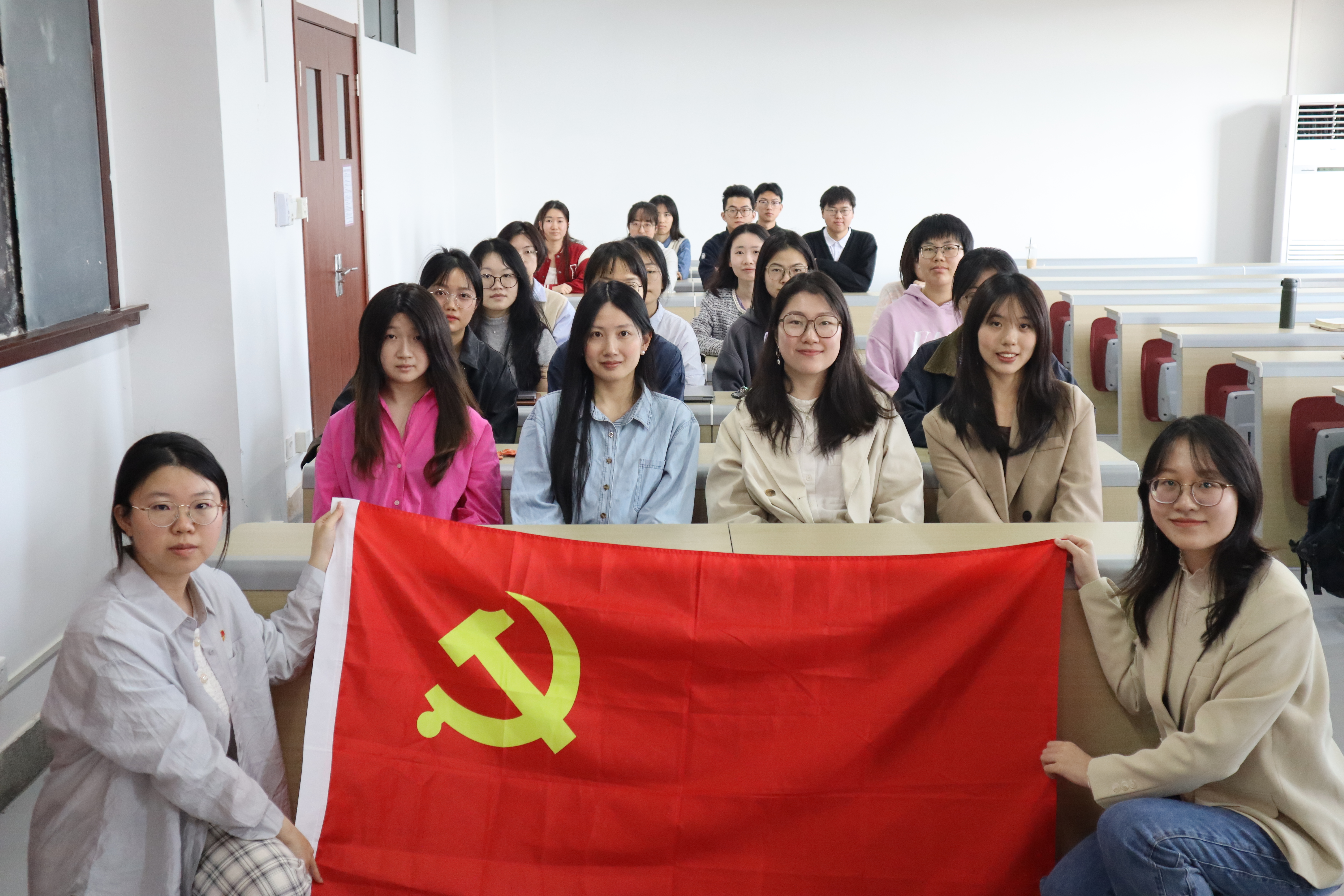 图7 合影