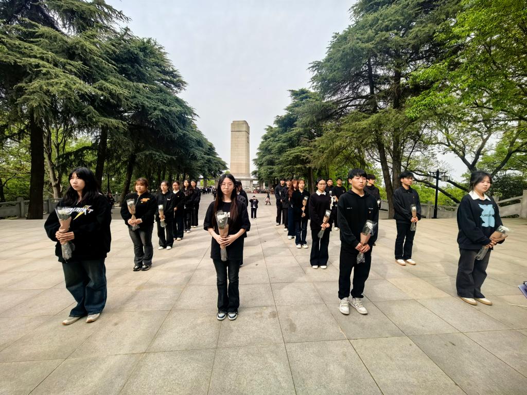 62AB04707572709D7D9CDFBBC83_58978A57_2B635