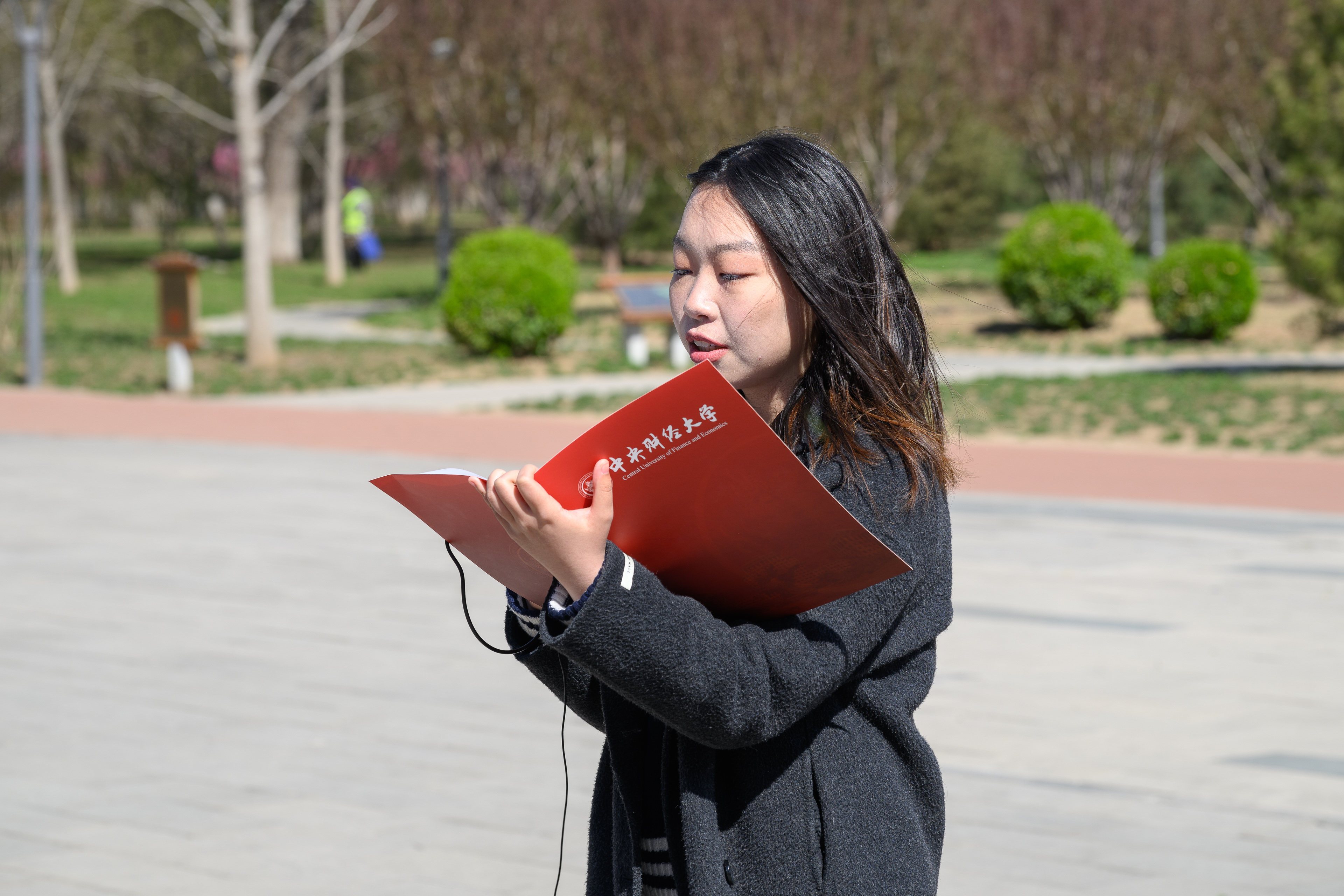 图6：杨喻茗同学开展微党课