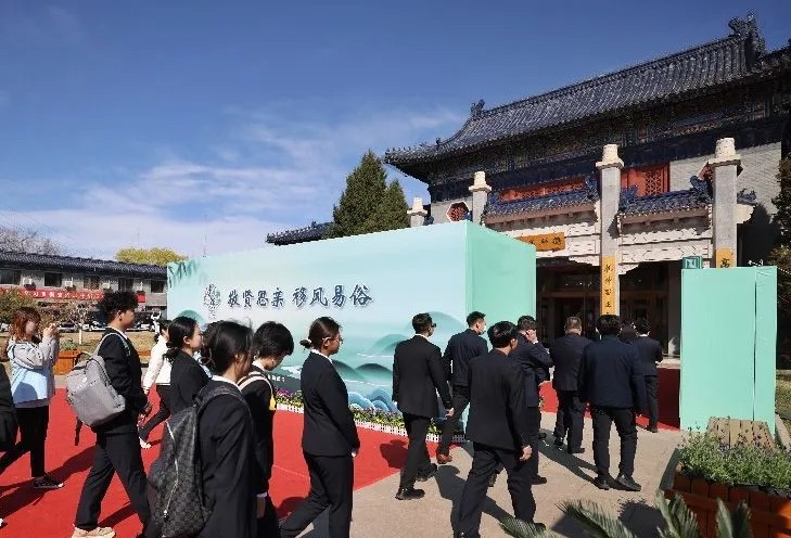 东郊观仪礼 躬学践真知——民政职业大学殡葬专业学子赴东郊殡仪馆参加清明节开放日活动