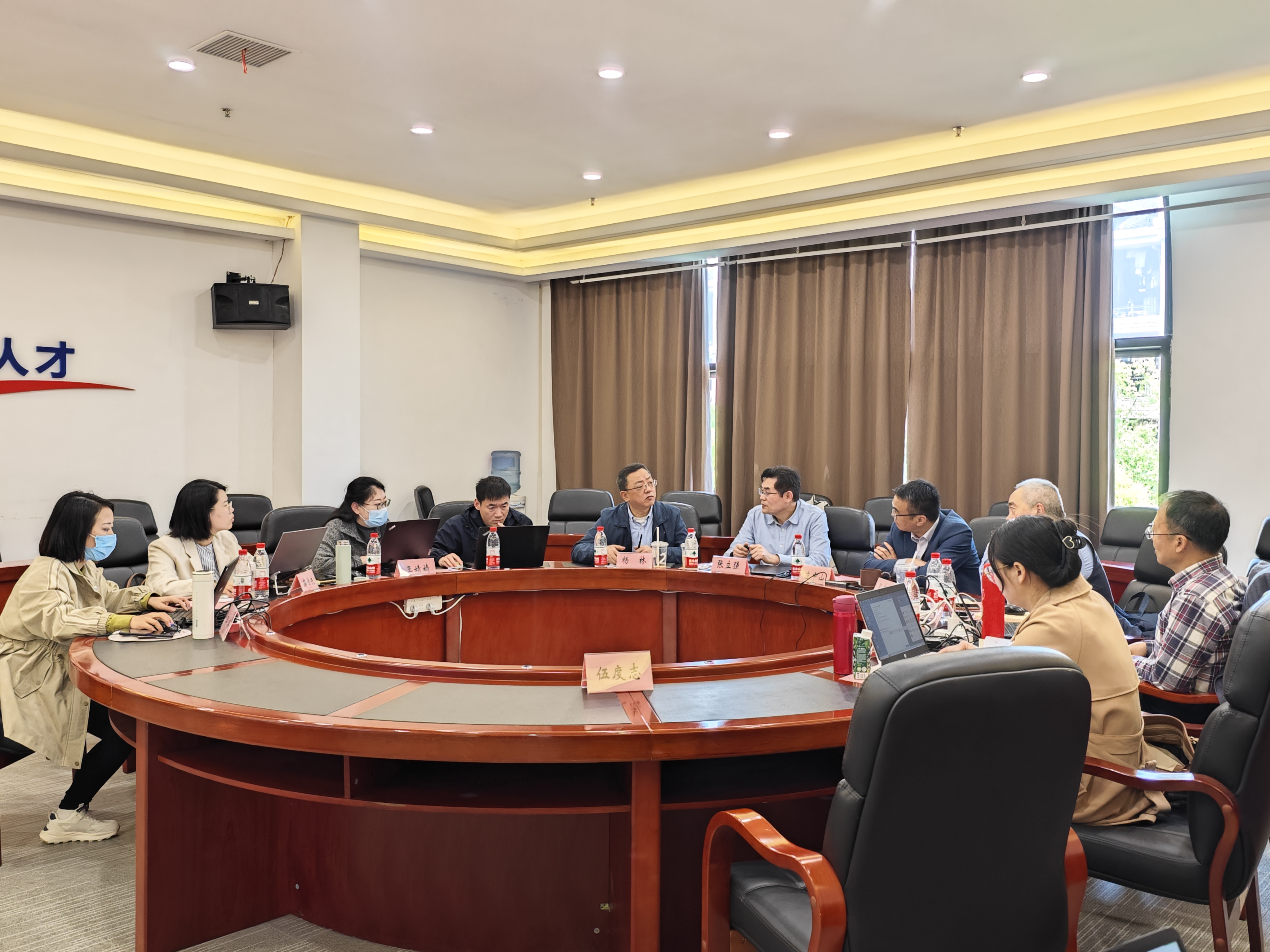 张立强受邀到重庆财经学院指导交流教学研究