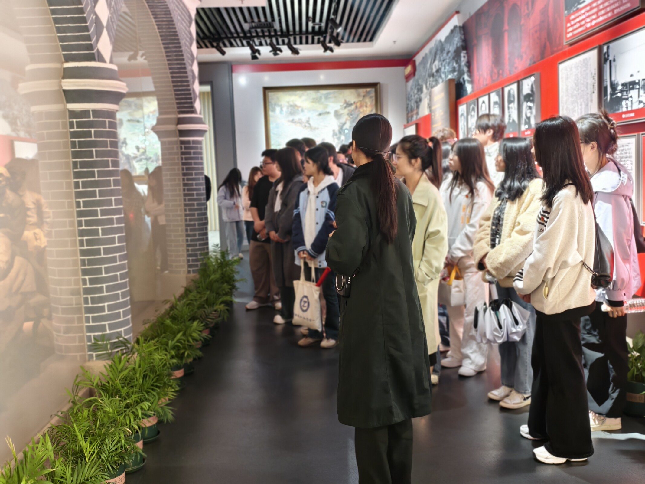 聆听革命先烈的故事