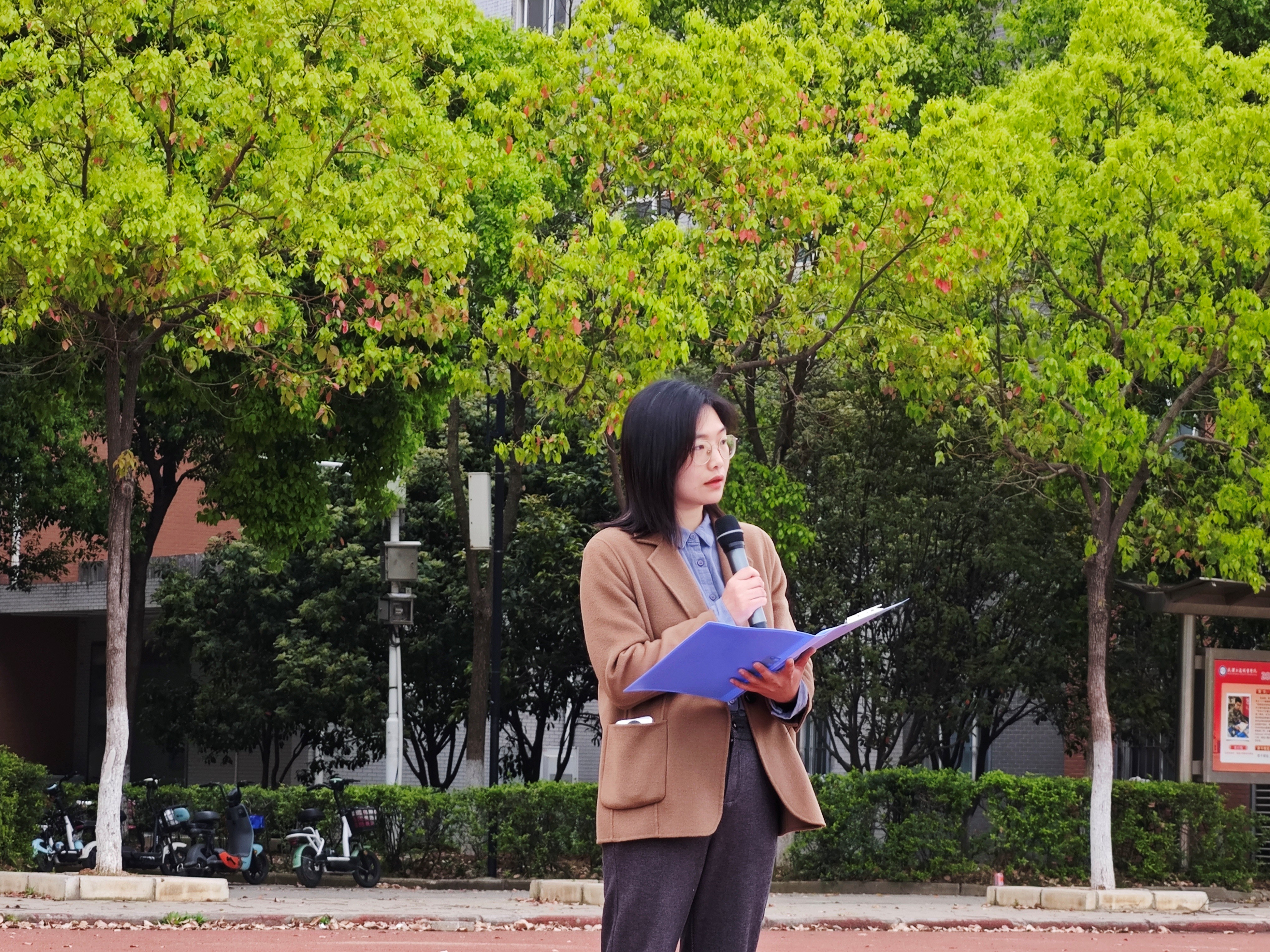 黄黎慧讲话