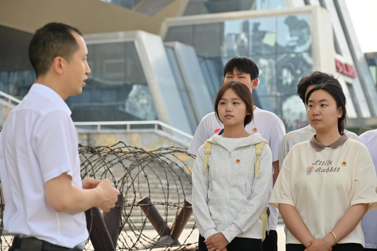 张晋源书记为学生讲授我国汽车发展经历 张晋源书记为学生讲授我国汽车发展经历