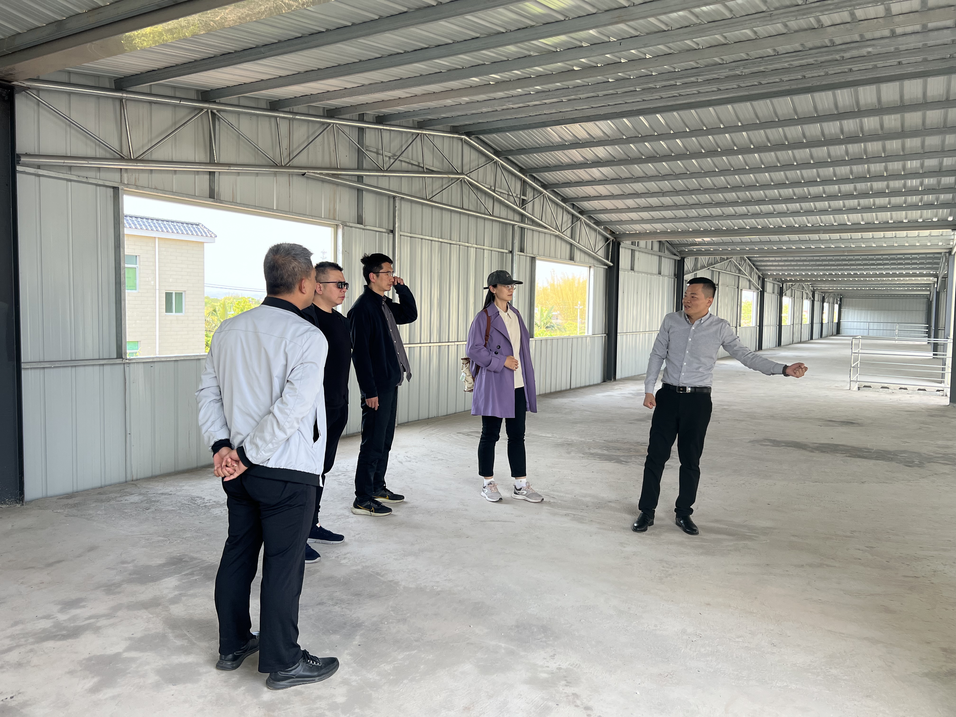 2025.04.13.艺术与设计学院前往梅州兴宁市开展助力“兴宁鸽”产业文化振兴调研活动(图片4）