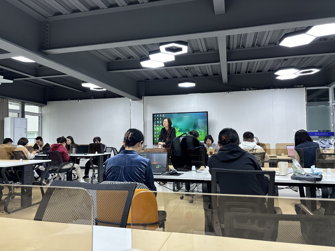 工商管理学院多专业课程体系研讨活动