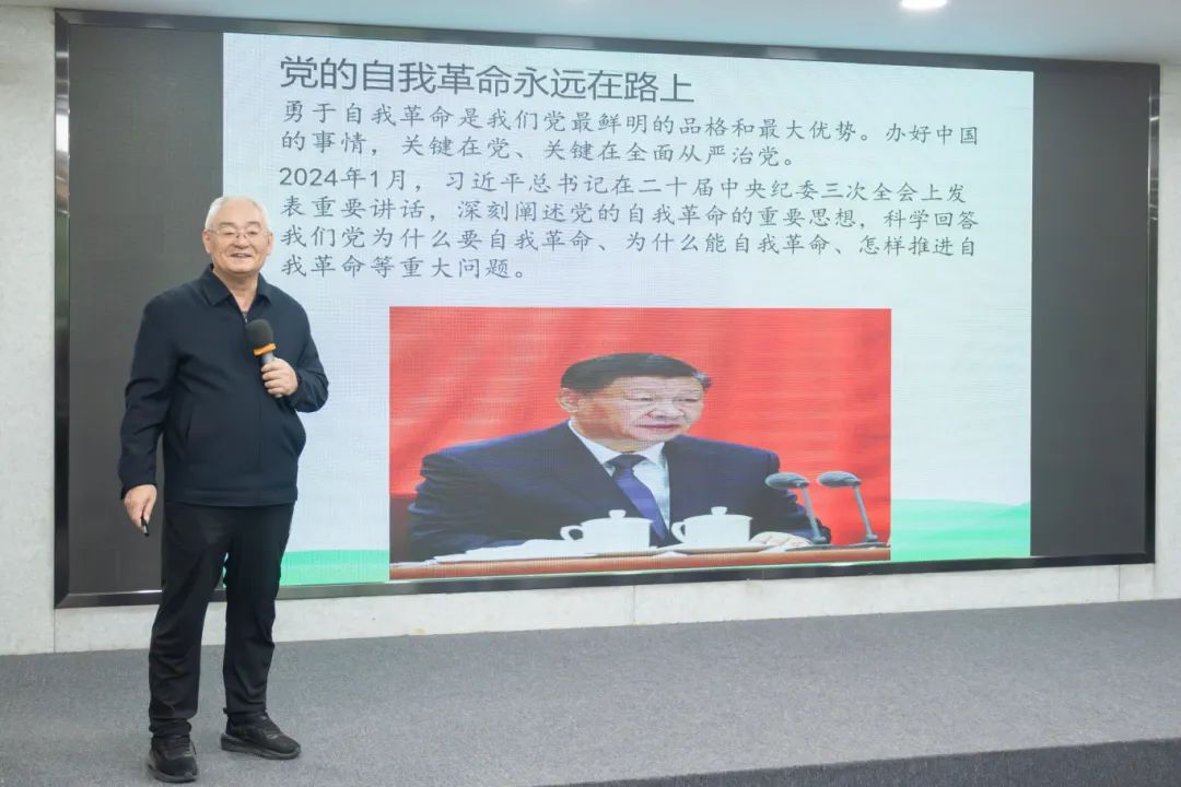 马院教师授课
