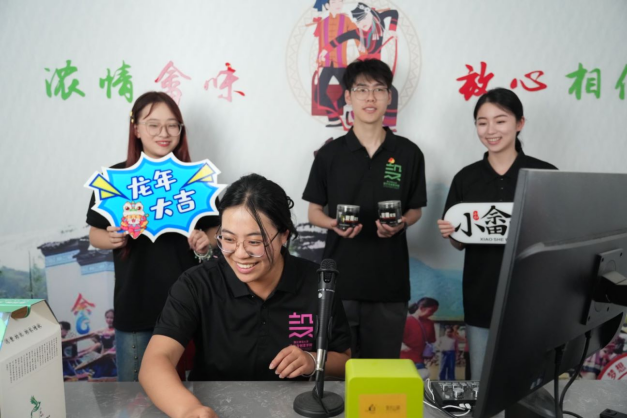 0e8ea51b-bb0e-4685-bd55-61e95228ae1b 0e8ea51b-bb0e-4685-bd55-61e95228ae1b