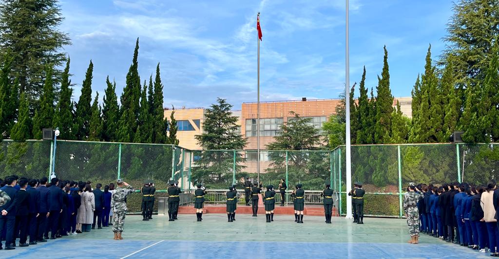 升旗仪式 升旗仪式