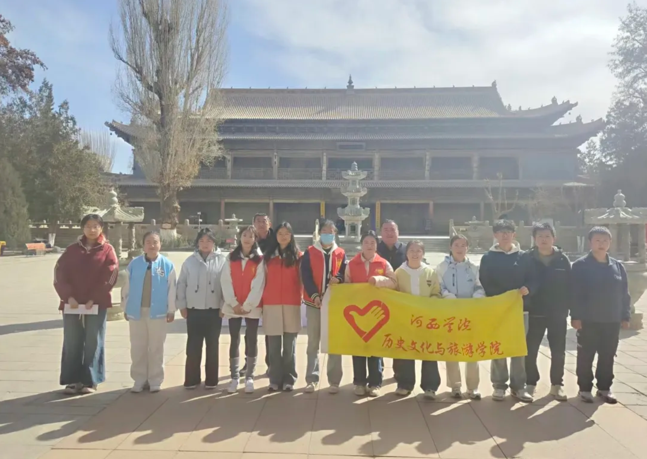 实践育人：历史文化与旅游学院党支部组织学生赴张掖大佛寺开展文物研究保护实践活动