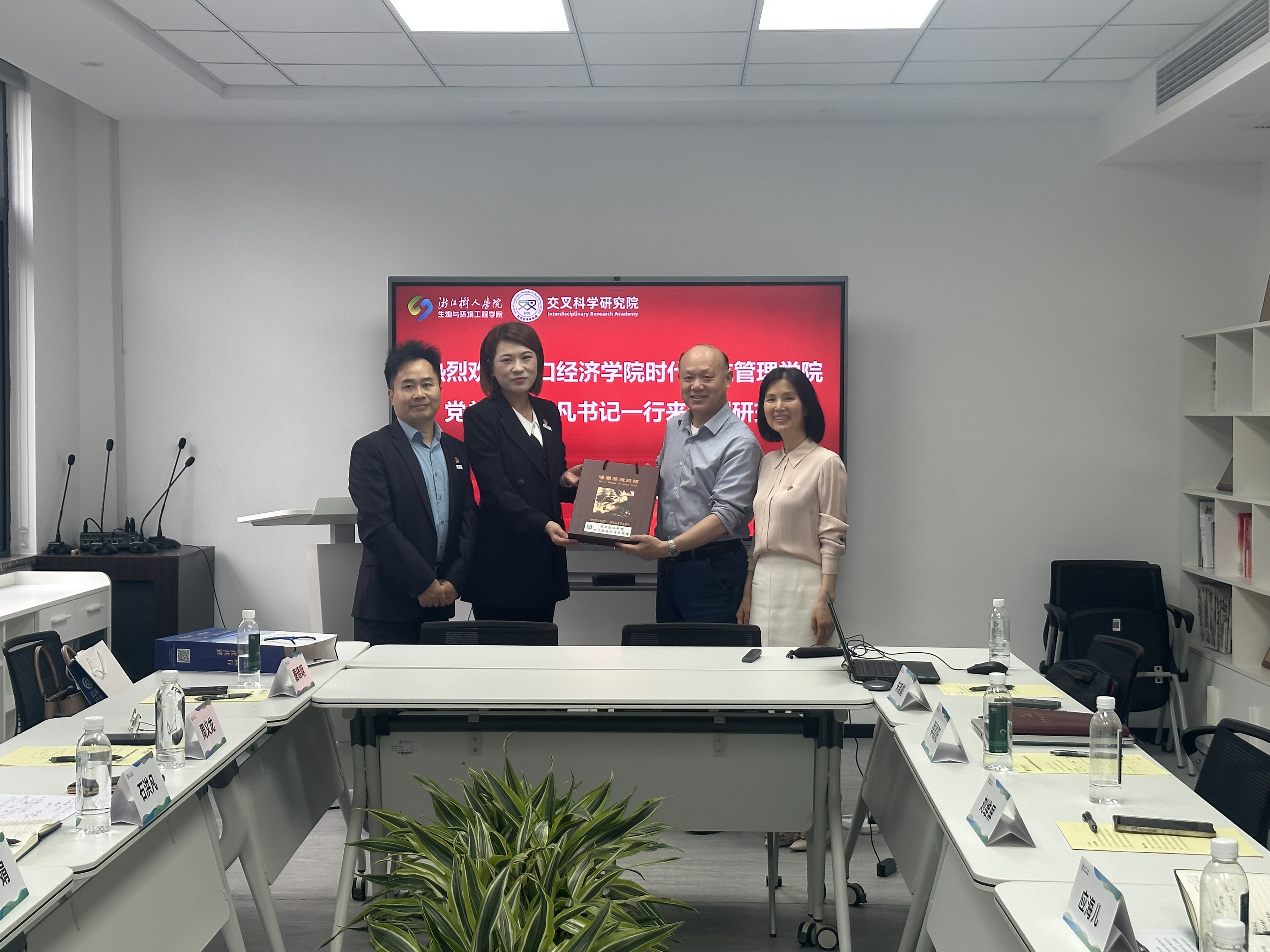 0220d403f9d5209323dc5a015fb6bd8 0220d403f9d5209323dc5a015fb6bd8