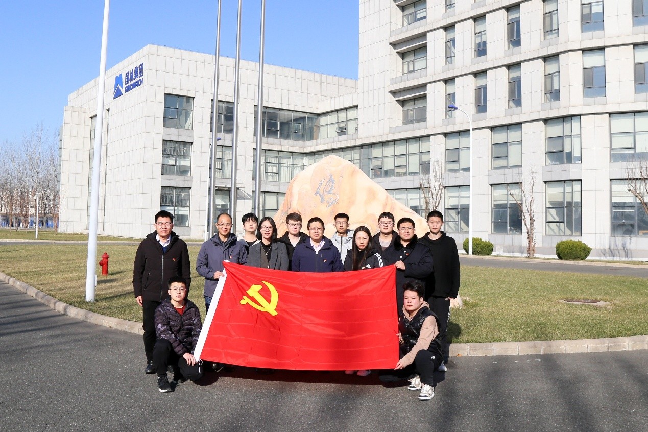 图5 与共建党支部联合进行学生实习实践培养 图5 与共建党支部联合进行学生实习实践培养