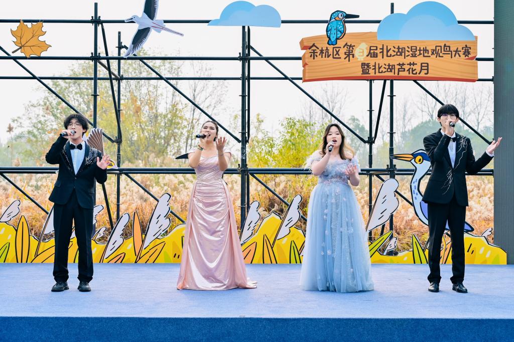 师生助力观鸟大赛