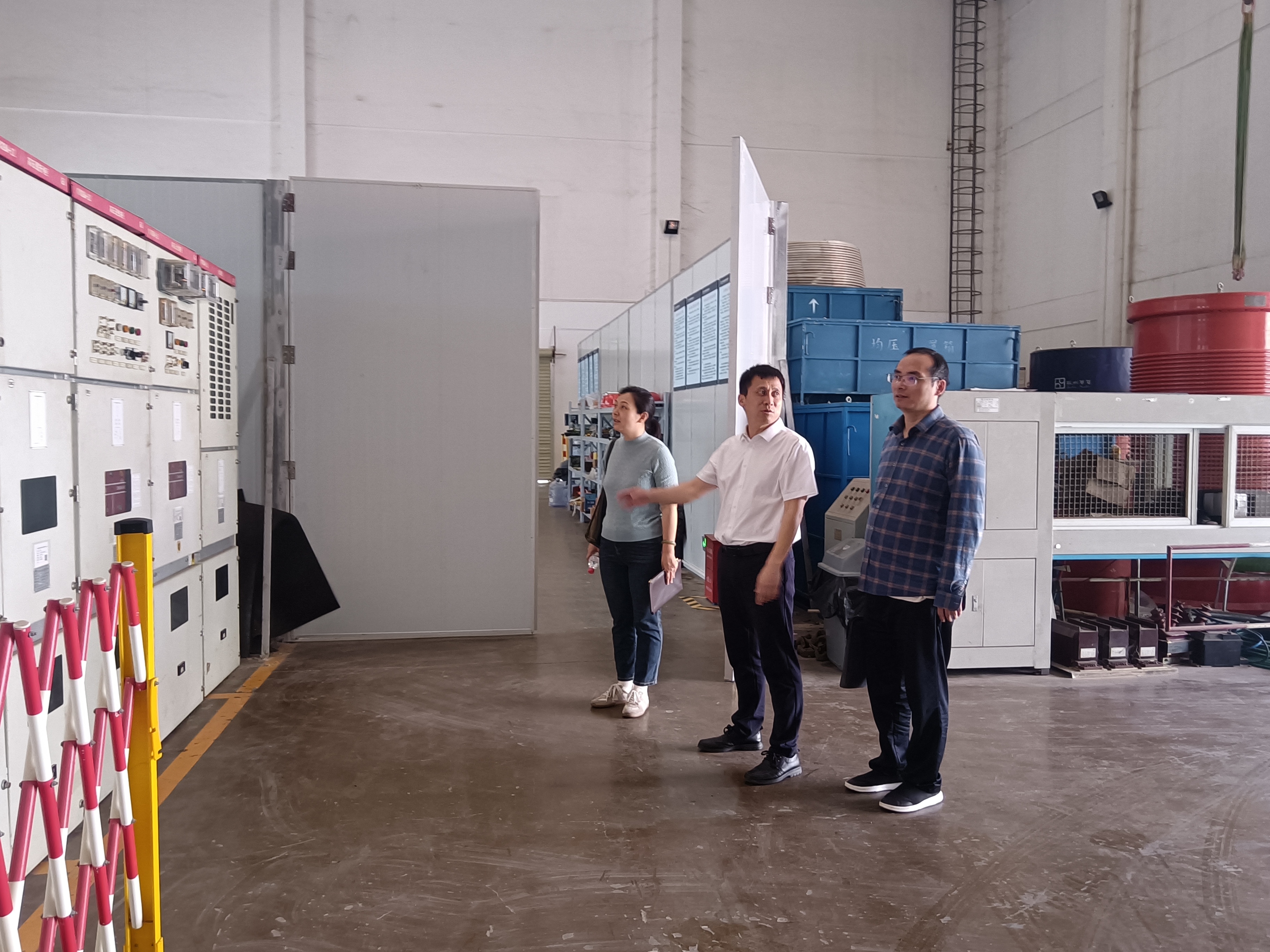 参观万邕集团维修车间及技能培训基地