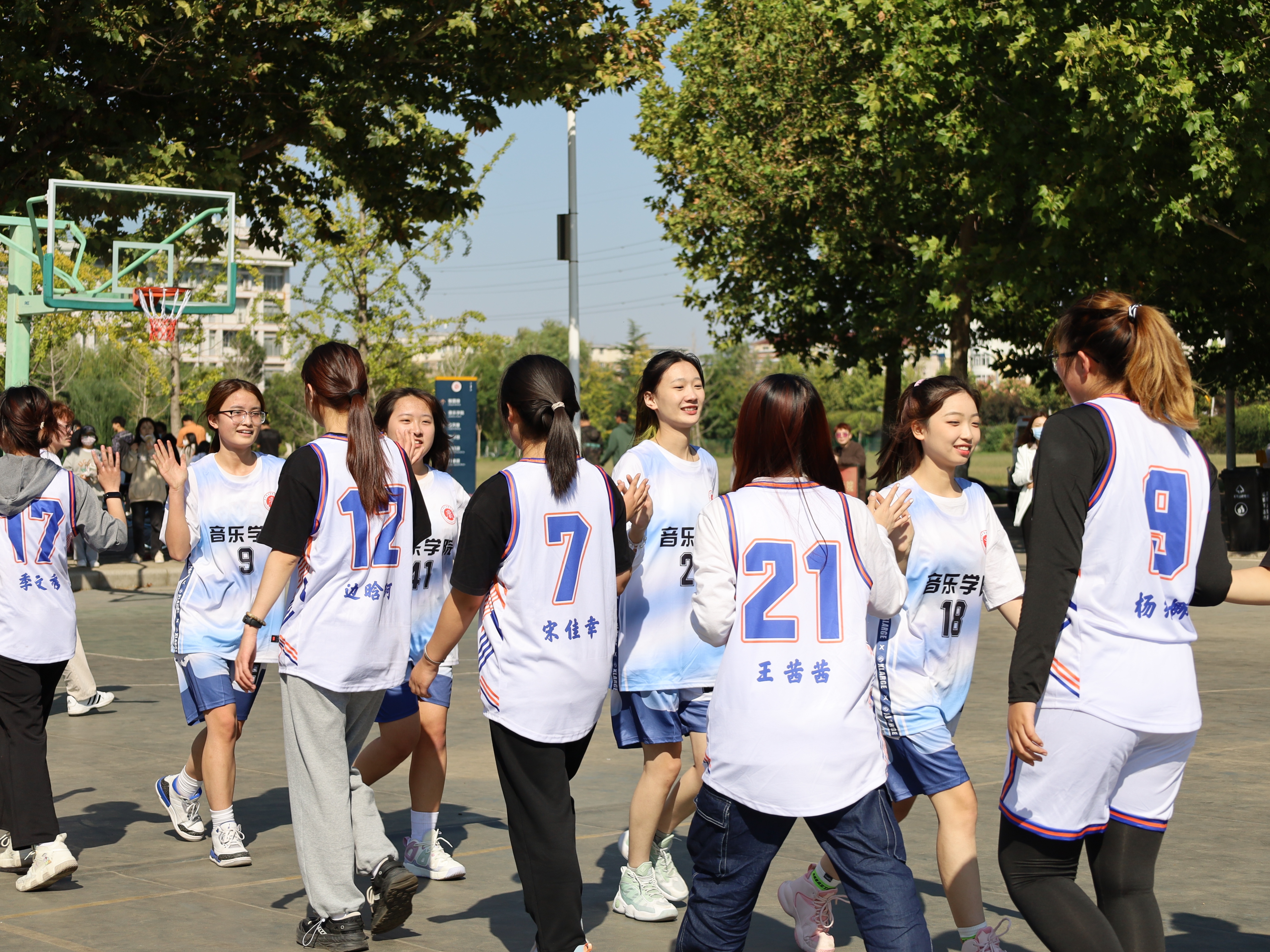 李思涵《友谊第一,比赛第二》(学生) 李思涵《友谊第一,比赛第二》(学生)