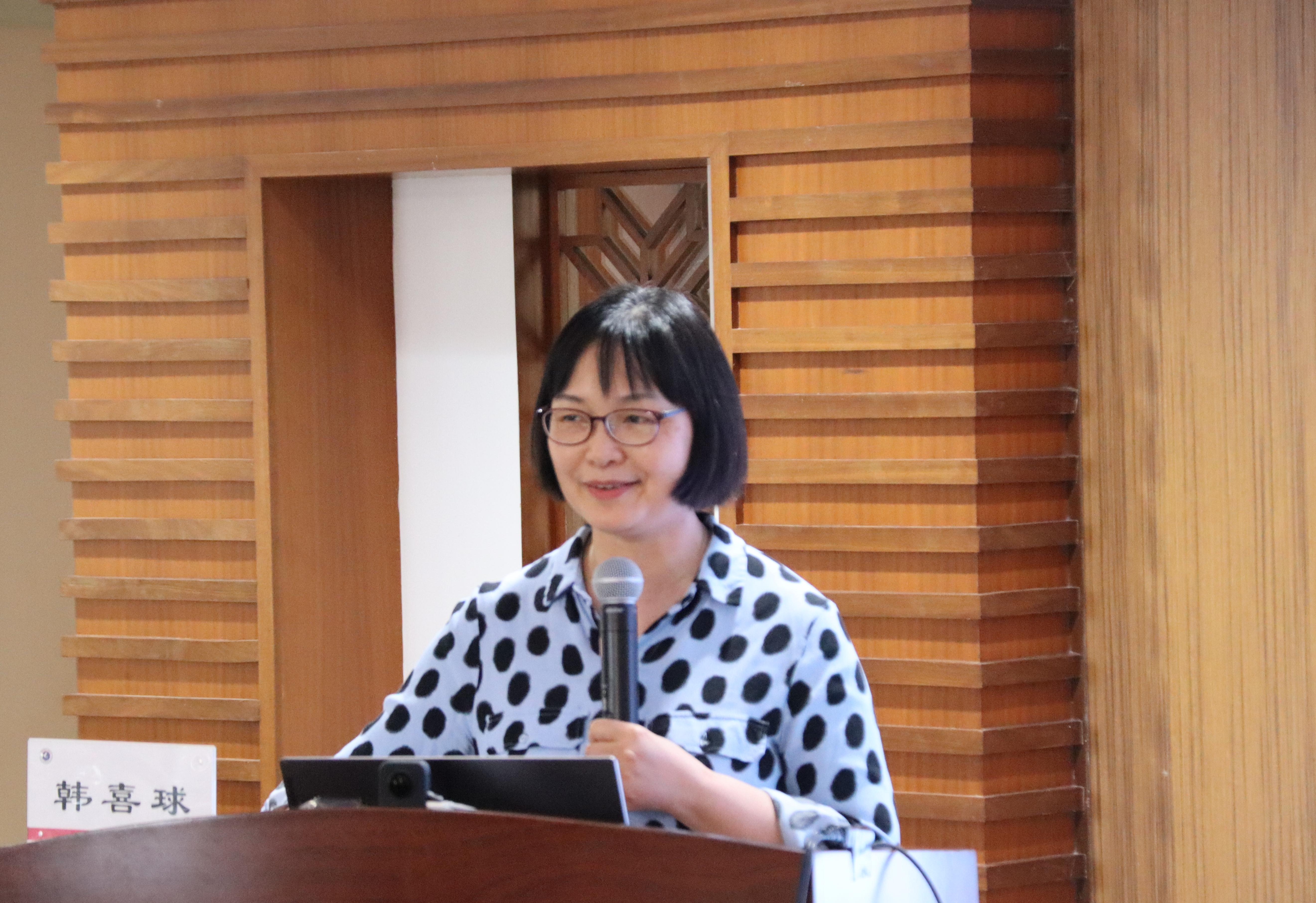 全国人大代表、杭州女科技工作者协会会长韩喜球作全国两会精神传达2