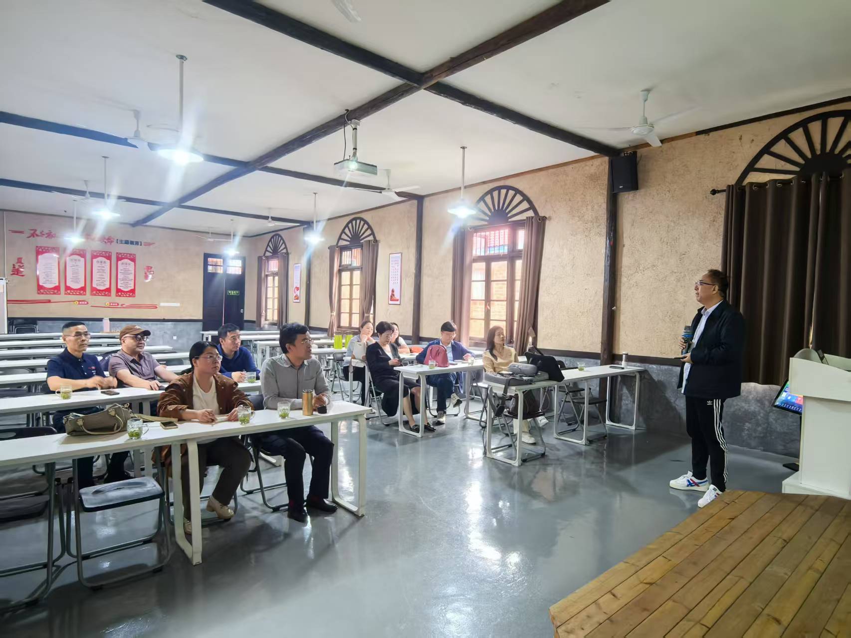 支部开展学习研讨