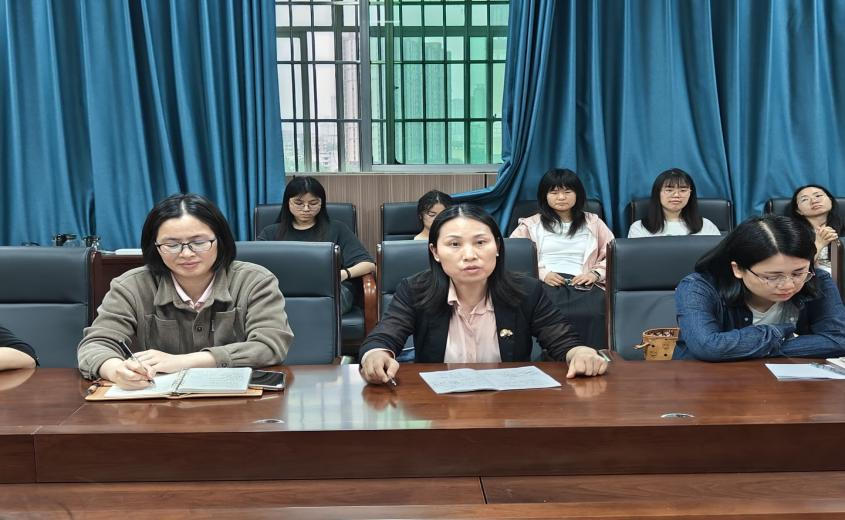 护理学院院长李忠玉作总结讲话 护理学院院长李忠玉作总结讲话